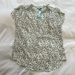 Tiffiny Tulip Sleeve Blouse